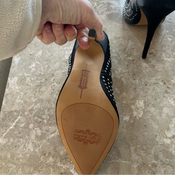 Ziti Soho all over studs ankle strap heels size 8.5 - Picture 6 of 6